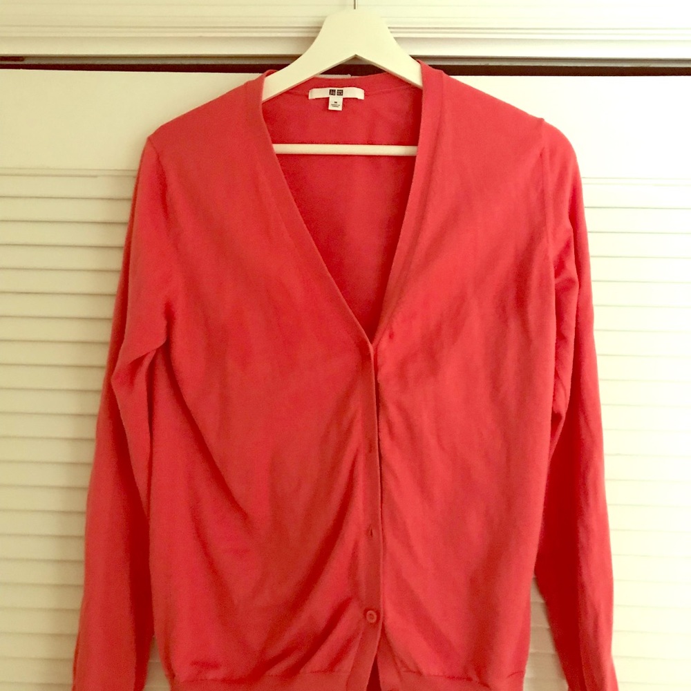UNIQLO sweater v neck